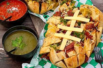 Stuffed Cheesy Bacon Pull-Apart Bread